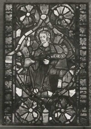 Erfurt. Barfüßerkirche. Chor. Farbige Glasfenster (nach der Restaurierung 1960). Ostfenster, Mittelbahn, Zeile 8: Jacobus (Gesamtaufnahme; 73 x 52,5 cm, gotisch, um 1316)