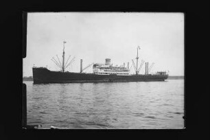 Duisburg (1928), Passagier- und Frachtschiff, Hamburg-Amerikanische Packetfahrt-Actien-Gesellschaft, Hamburg, Bau-Nr. 108