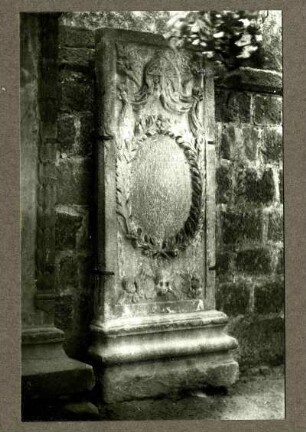 katholische Kirche, Grabstein 18. Jh.