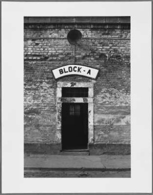 Eingang Block A, Theresienstadt, Kleine Festung