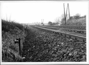 Zweigleisige Bahnstrecke (bei km 80)