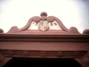 Haus am Markt Jahr 1582 - Burgmannenhaus (Kern mittelalterlich)-Wappenkartusche
