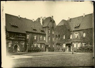 Altona. Nyegaard-Stift an der Allee