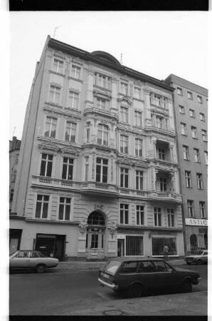 Kleinbildnegative: Mietshaus, Eisenacher Straße, 1981