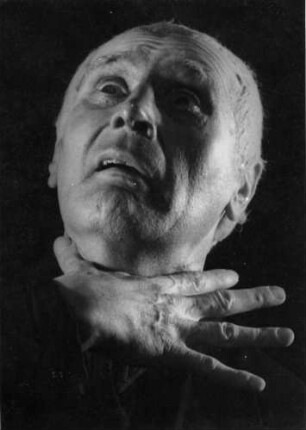 Hamburg. Thalia-Theater. Der Schauspieler Willy Maertens (1893-1967) während der Aufführung von "Dr.med.Hiob Prätorius"
