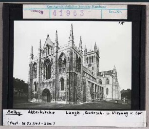 Selby: Abteikirche, Langhaus, Querschiff und Vierung von Südwesten