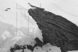 Nordseite der Czapka-Insel : intensive Fältelung im Glimmerschiefer mit Quarziteinschlüssen