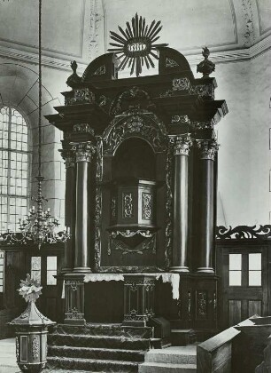 Bloßwitz. Neuere Kirche. Kanzelaltar (1705 von Valentin Walther, Meißen)