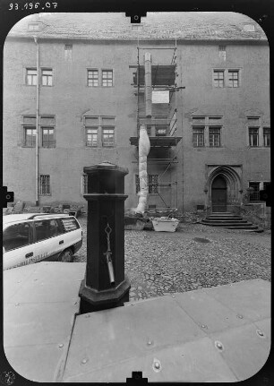 Rochlitz. Schloß (12.-14. Jh.). Fürstenhaus über den Schloßhof