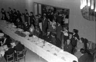 Madrid (Spanien): Hotel; Abschiedsfest; Hora um den Tisch