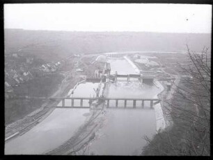 Hessigheim, Blick von der Kanzel auf die Wehr- und Schleusenbaustelle (Querformat)