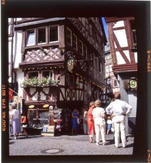 Gasse mit Fachwerkhäusern