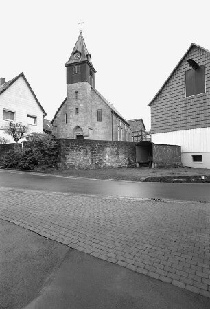 Ev. Kirche; Nieste, An der Kirche