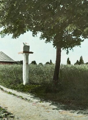 Betsäule als Wegweiser : Dorfhain, Betsäule als Wegweiser in der Nähe des Ortes