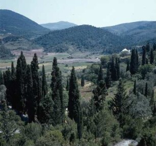 Skyros, Kloster Agios Dimitrios, Das (aufgelassene) Kloster Agios Dimitrios in einem Bachtal am Afánes-Berg