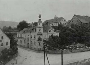 Niederwartha (Dresden-Niederwartha), Weistropper Straße 2. Gasthof Niederwartha. Eckansicht mit Saalanbau und Gartenterrasse