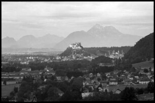 Salzburg: Fernblick über das Salzachtal auf Salzburg, vom Haus Sonnleitner