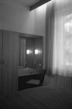 Inbetriebnahme des modernisierten und vergrößerten Hotels "Klosterbräu" in der Schützenstraße 2