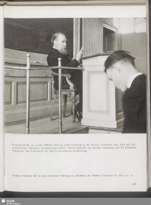 Professor D. Dr. jur. et phil. Wilhelm Kahl bei seiner Vorlseung an der Berliner Universität 1930