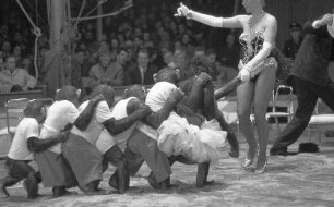 Gastspiel des Zirkus Hagenbeck in Karlsruhe.