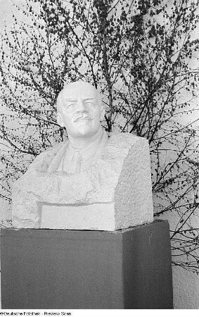 Büste von Lenin