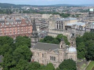 Übersicht : Stadtübersicht Edinburgh mit Viertel Westend. Aufgenommen im Juni 2005. Foto Uwe Gerig