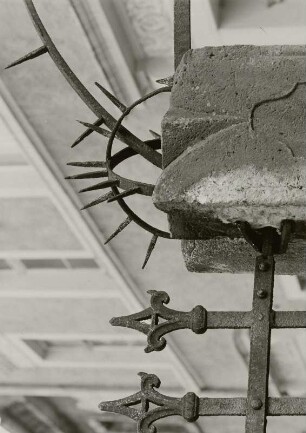 Einfriedung mit Torpfeiler
