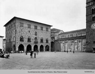 Piazza Duomo, Pistoia
