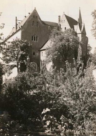 Sachsenburg. Schloß. Burggarten
