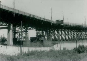Dnjeprbrücke Tscherkassy, Sowjetunion, 1943-1944