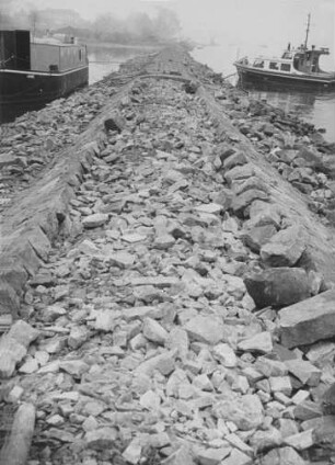 Wiederherstellung Leitwerk am Rhein