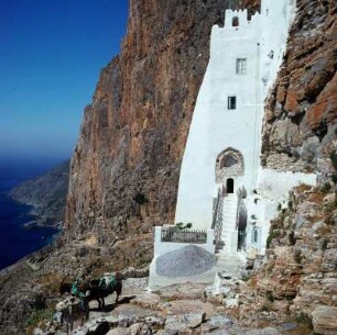 Amorgos. Moní Chozoviótissa in der Steilküste