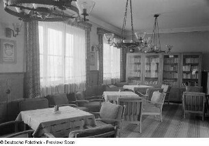 Interieur des Aufenthaltsraumes der Sportschule