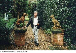 Der Fotograf im Garten der Villa Romana