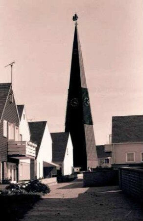 Helgoland: Neue Häuser mit Kirchturm