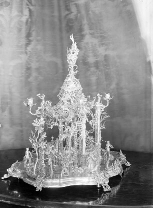 Jagdaufsatz. Schloss Moritzburg : Jagdaufsatz. Silber, vergoldet (1701/1715). Moritzburg, Schloss