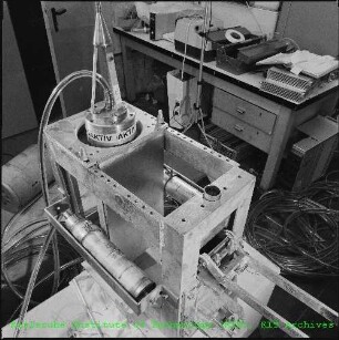 Messung der Zeitabhängigkeit der axialen Brennstabausdehnung und der axialen Brennstoffbewegung mit einem Hodoskop im Institut für Neutronenphysik und Reaktortechnik (INR)