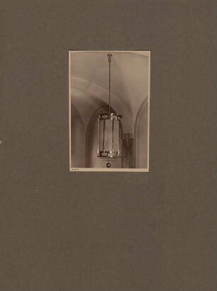 Allianz und Stuttgarter Verein Versicherungs-AG, Berlin Umbau: Deckenlampe im Eingangsbereich und Treppenhaus