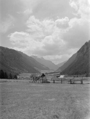 Blick in das Tal bei Steinbrücken (Tirol)