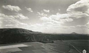 Sächsische Schweiz. Großer Winterberg und Rosenberg (Růžovský vrch). Blick von der Kaiserkrone