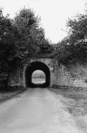 Eisenbahnbrücke; Butzbach, Hausener Weg (Nieder-Weisel)
