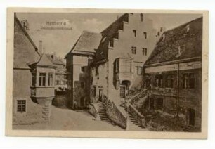 "Deutschordenshaus" - kleiner Deutschhof mit Freitreppe, Staffelgiebelhaus, Komturwappen-Erker
