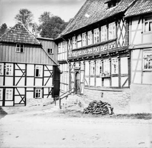 Fachwerkhaus : Blick auf die Fachwerkarchitektur eines Hofes im Harz.