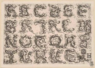 Ornamental verziertes deutsches Majuskel-Alphabet