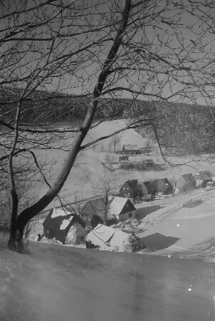 Rehefeld-Zaunhaus. Blick auf den Ort im Winter