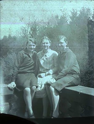 Portät dreier jungen Frauen