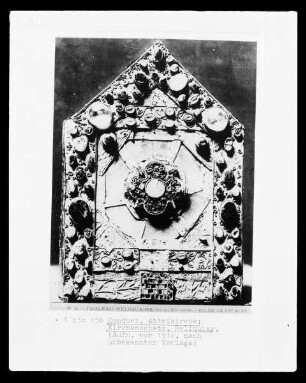 Reliquiar, Schmalseite
