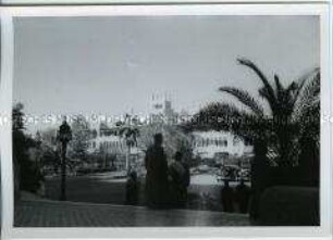 Blick vom Hotel Heliopolis auf die gegenüberliegenden Arkaden, Heliopolis, Ägypten