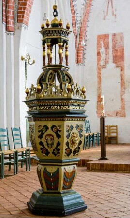 Deutschland. Niedersachsen. Westerstede. Sankt Petri Kirche. Gestiftet 1123. Innen. Taufe von 1648