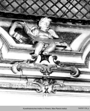 Innendekoration : Seitenwände des Kirchenraumes : Seitenaltäre